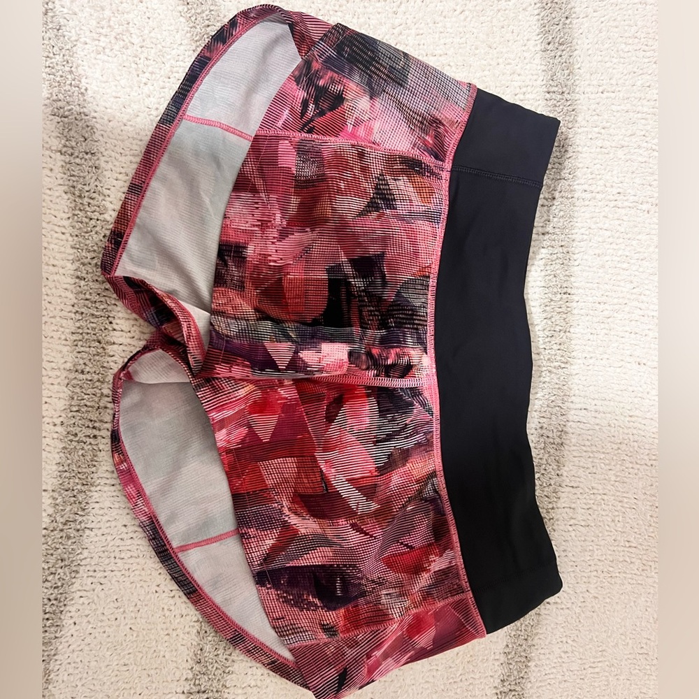 Lululemon speed up low rise shorts 2.5”